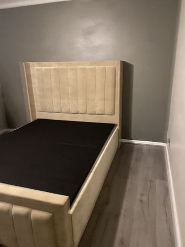 Customer photo review of Savoy Bumber Stripe Panel Line Winged Bed