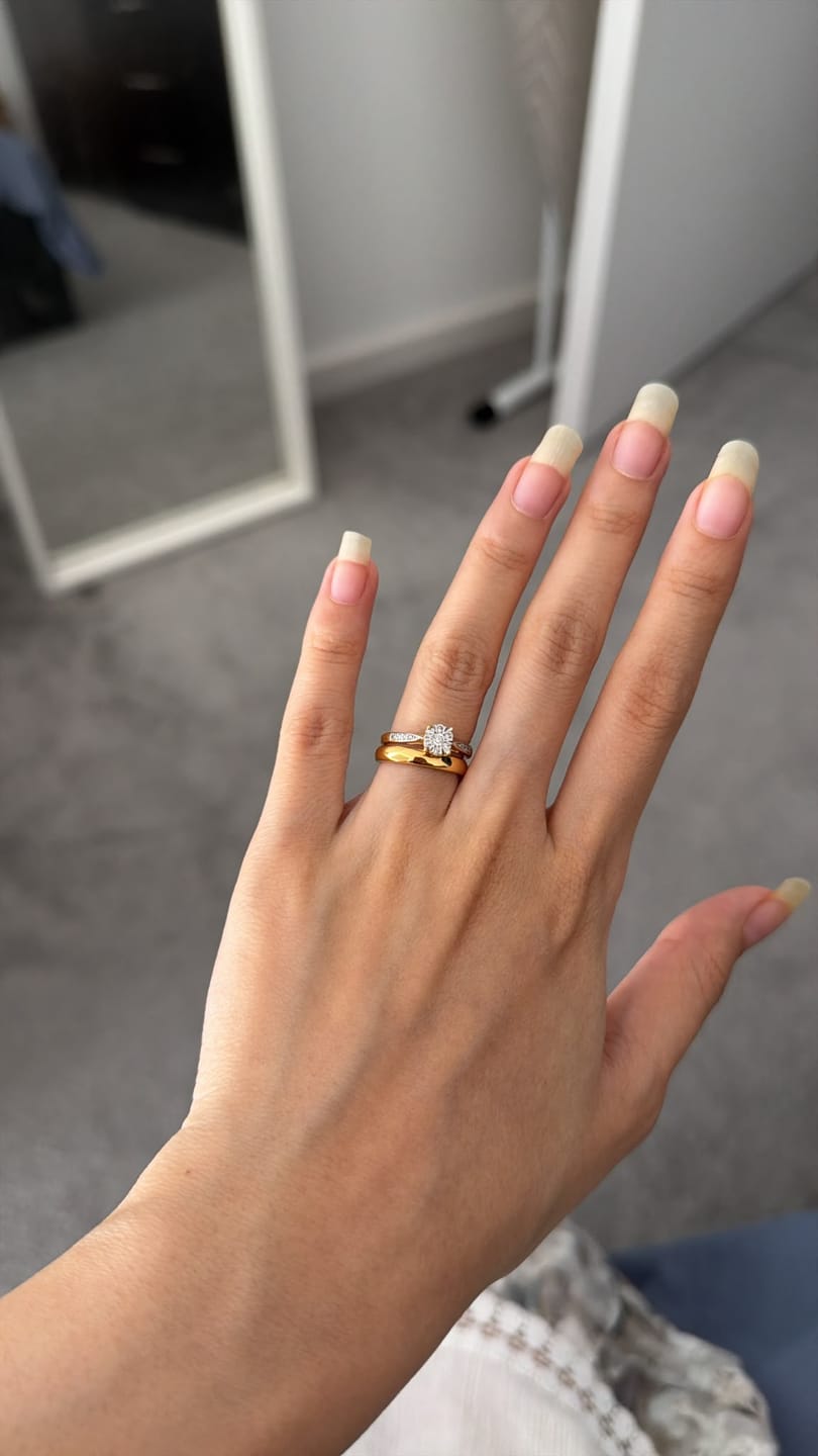 Customer photo review of Gold Wonder Ring Set