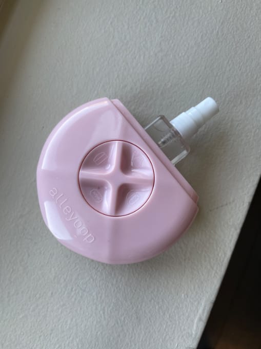 Customer photo review of Glowi - Shave. Hydrate. Refresh.