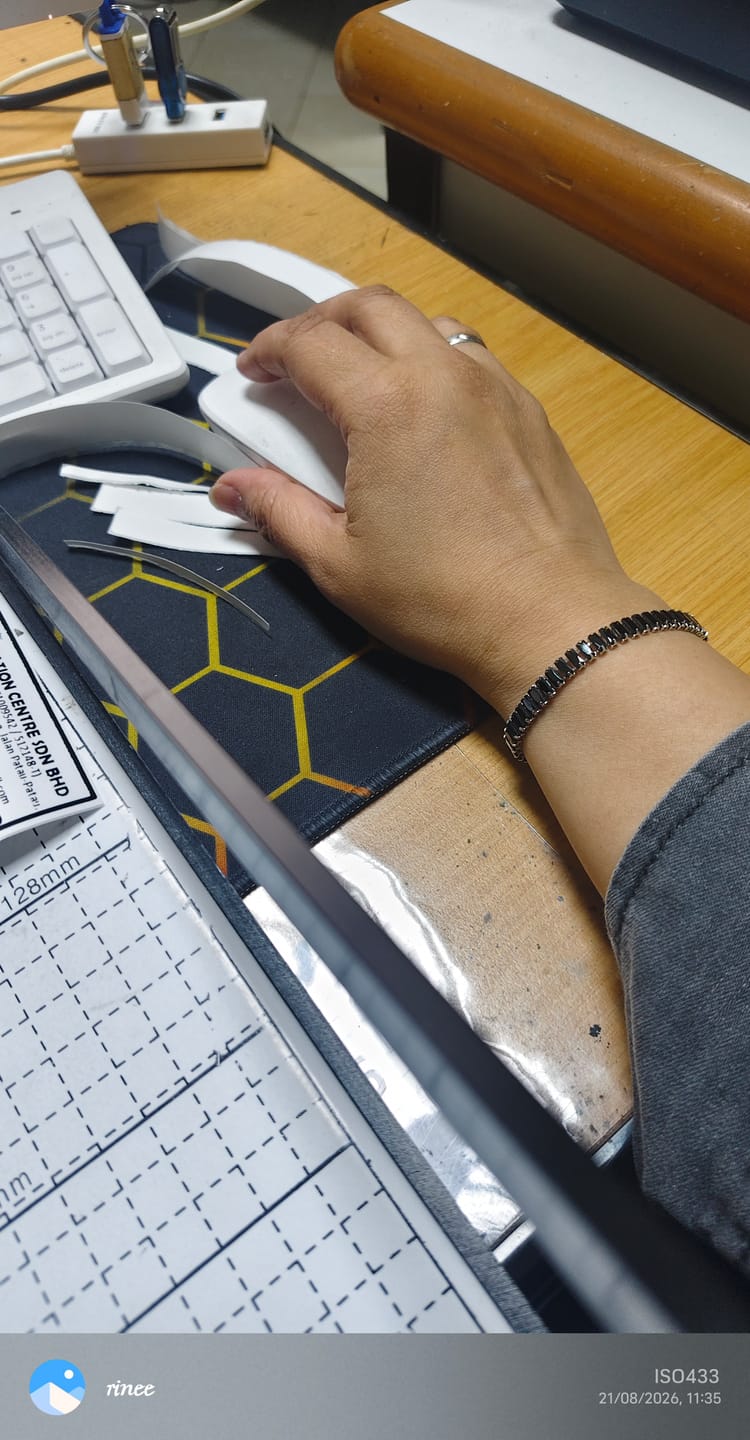 Customer photo review of Noir Baguette Bracelet