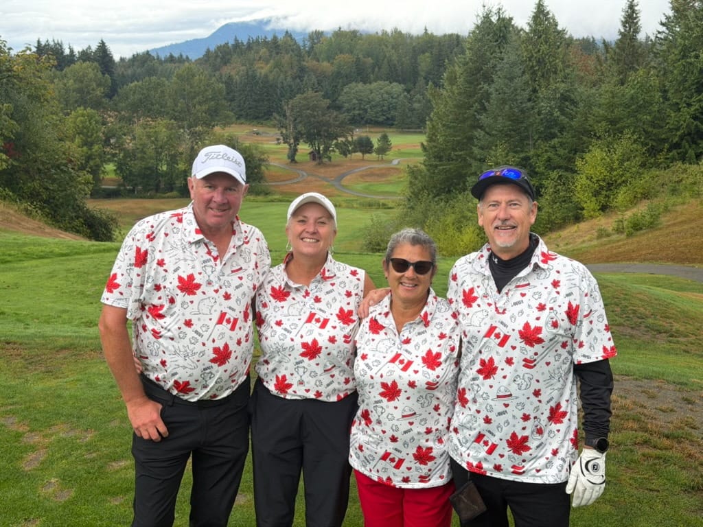 Customer photo review of Canadian Balloon Squirrel Maple Leaves Women's golf Sleeveless shirt