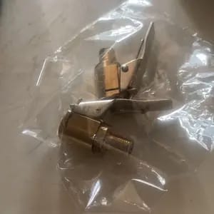 Customer photo review of Protezione Anti-Perdite Valvola Pneumatici Ottone 8mm Bloccaggio