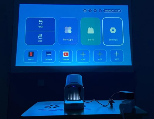 Customer photo review of Glowyll CineWall Projektor