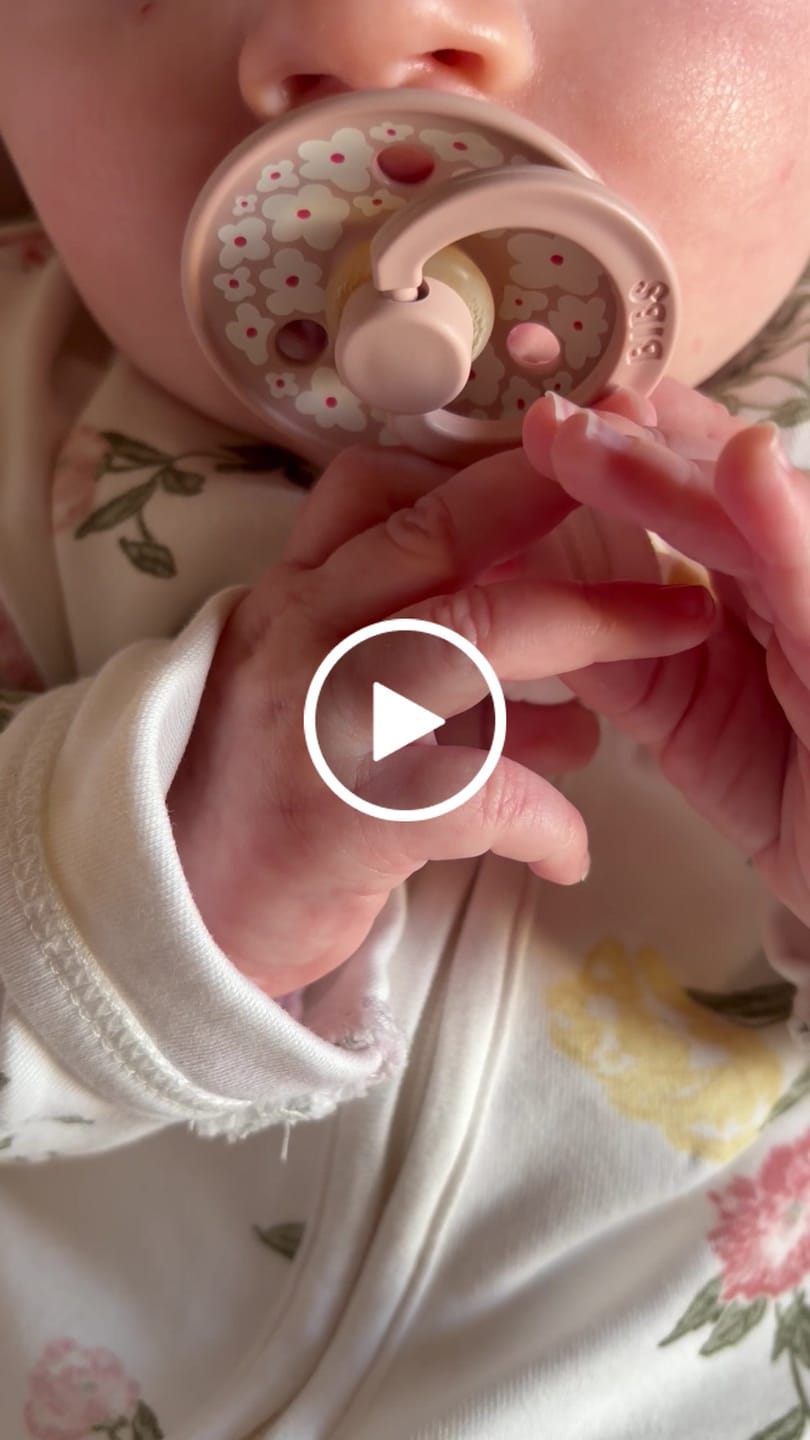 Customer video review of BIBS Studio Jasmine Field Pacifiers / Dummies - Blush