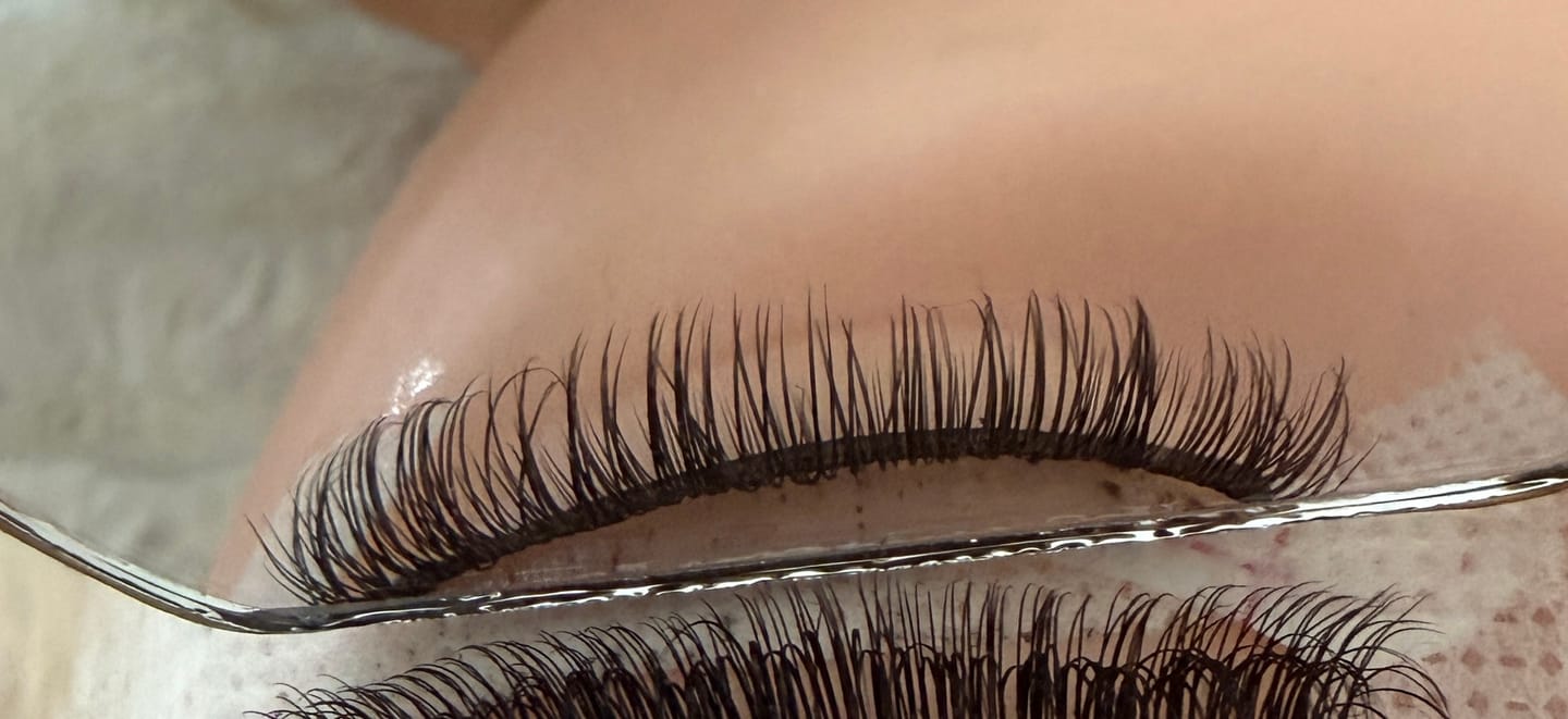 Customer photo review of 0.15 Flat Split Tip Cashmere Eyelash Extensions (16 lines)