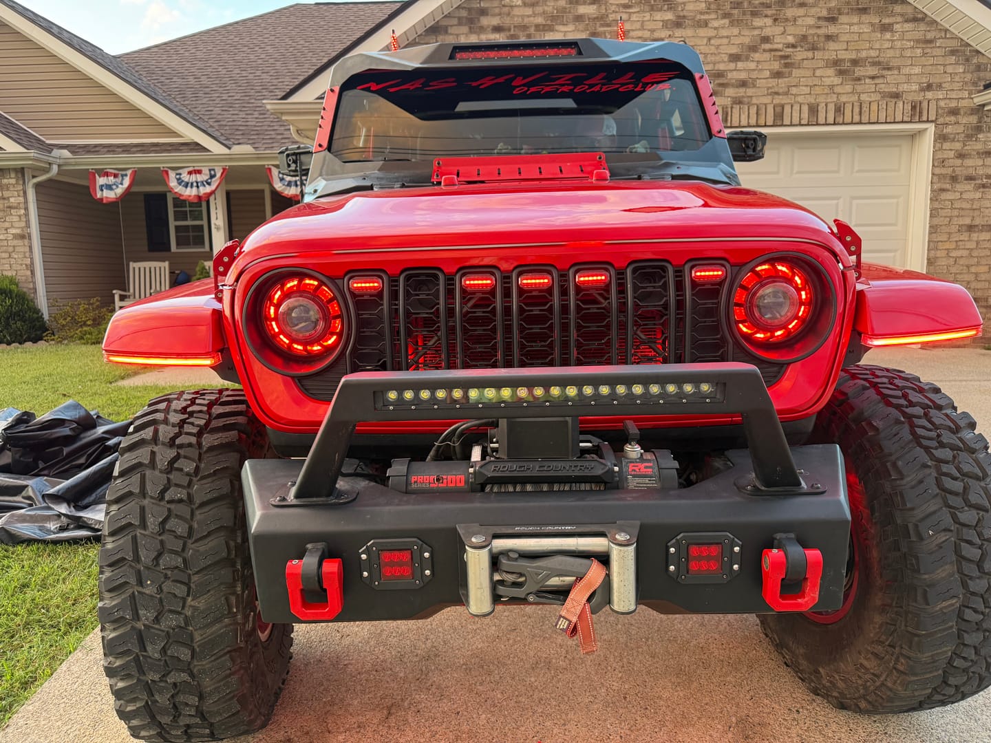 Customer photo review of Pre-Runner Amber/RGB Grille Light Kit for 24-26 Grille JL/JT
