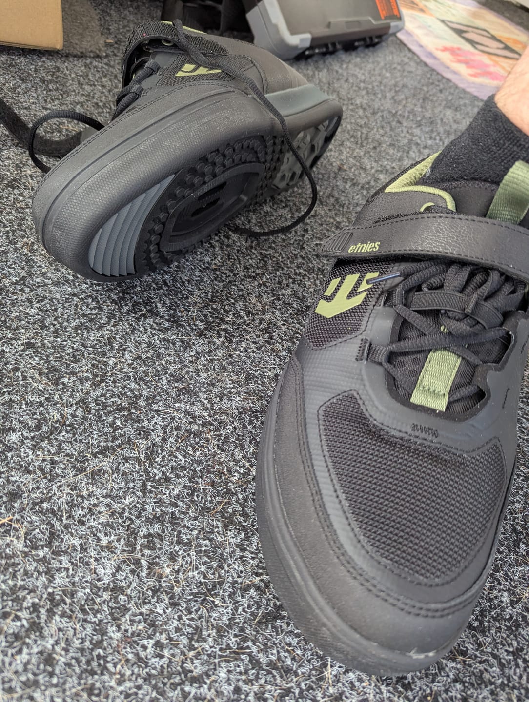Customer photo review of ETNIES CAMBER CLIPLESS MTB SHOES [BLACK]