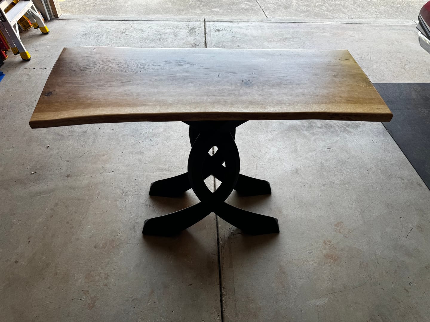 Customer photo review of 418 Curva 28" H Dining Table Curved Legs for Live Edge Wooden Slap