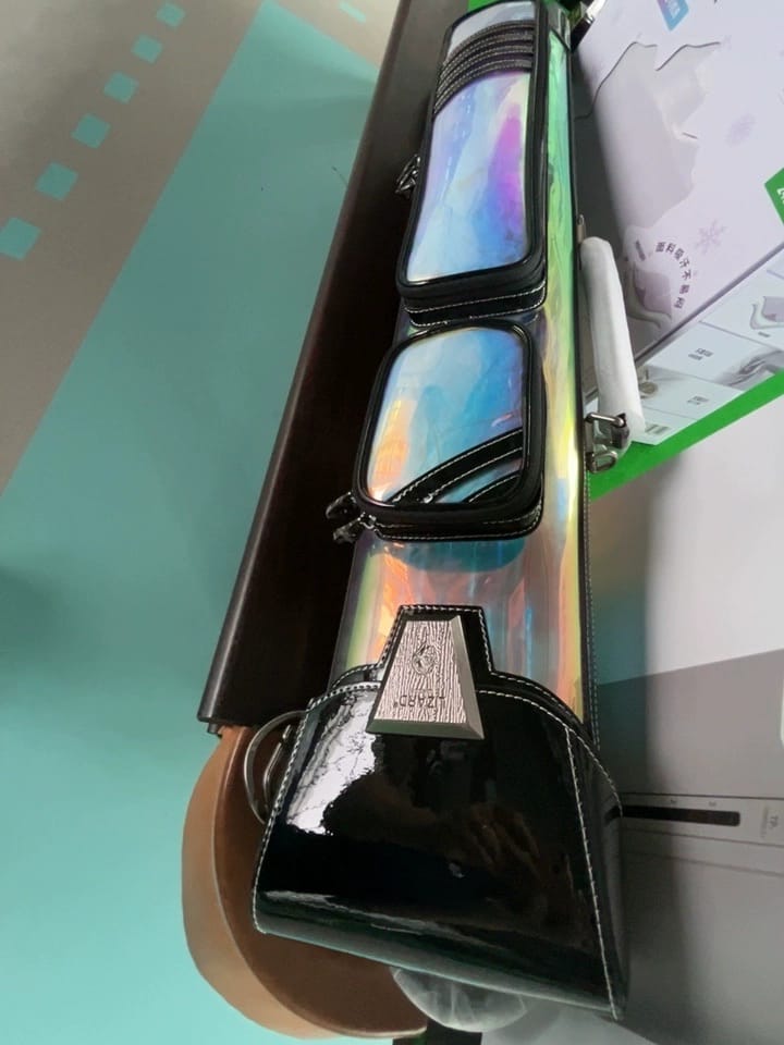 Customer photo review of Lizard Interpretation Series Cue Case 2B4S