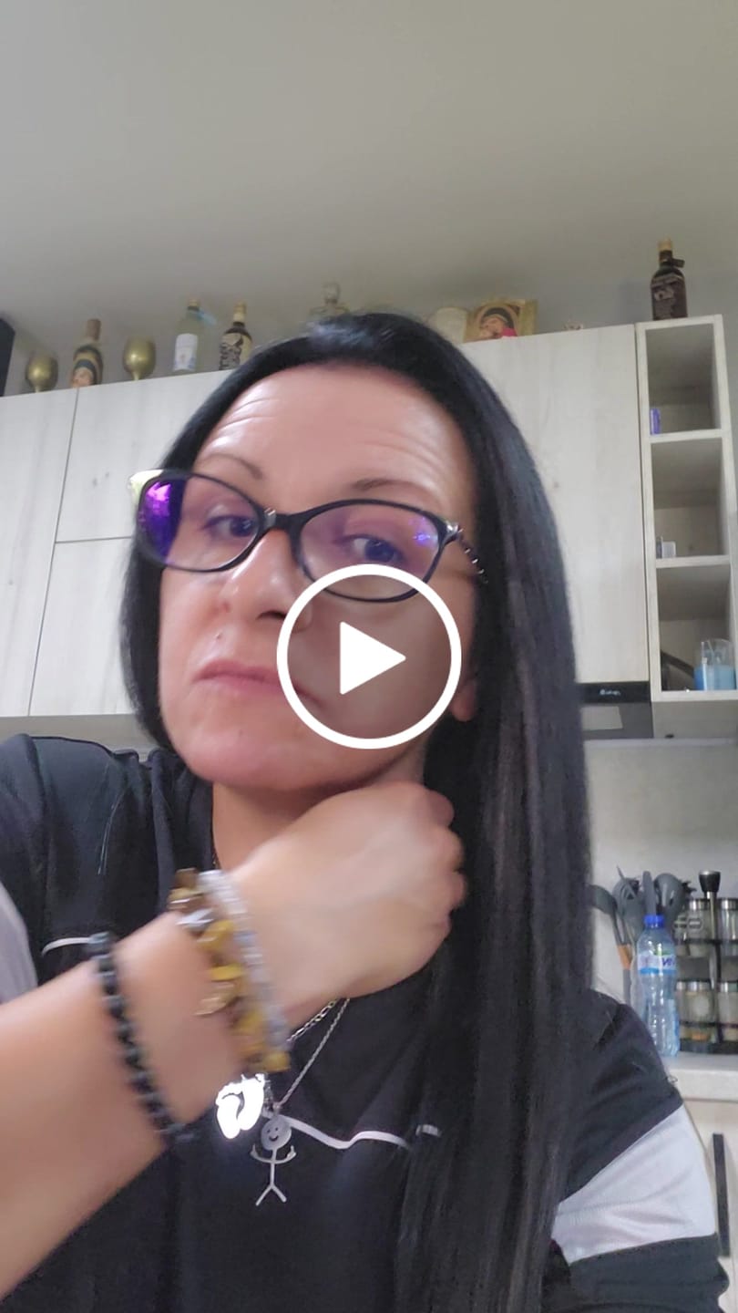 Customer video review of Mаска-терапия против косопад за блестяща и здрава коса Doori Тайни от Изтока
