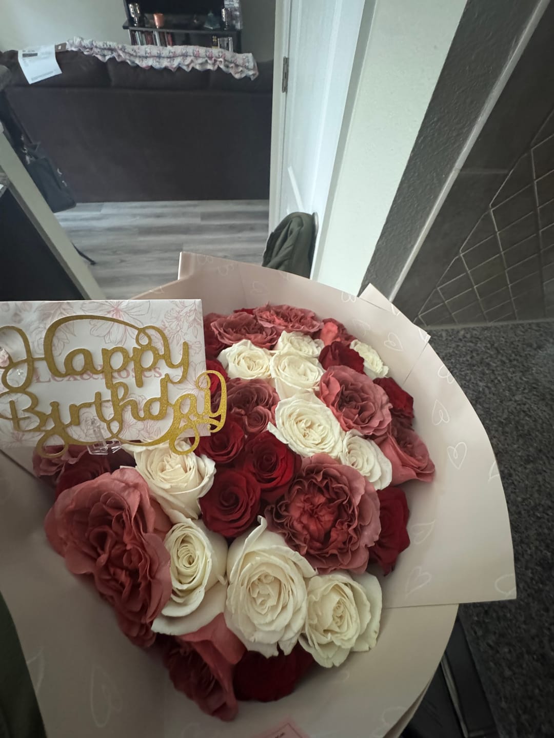 Customer photo review of Vintage Red Deluxe Bouquet