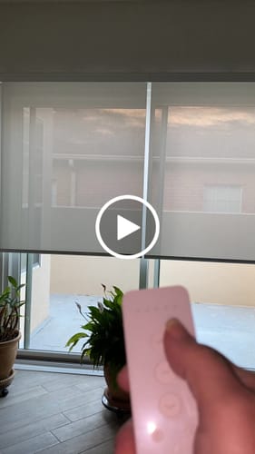 Customer video review of SmartWings Motorized Light Filtering Solar Shades 1%/3%/5% Openness Aventus