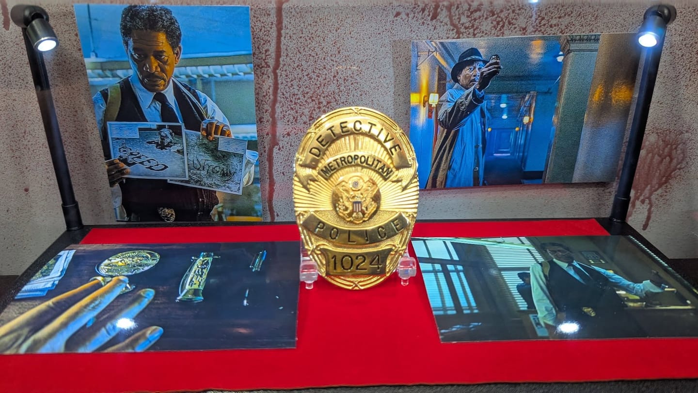 Customer photo review of Se7en Detective William Somerset Police Badge Movie Prop
