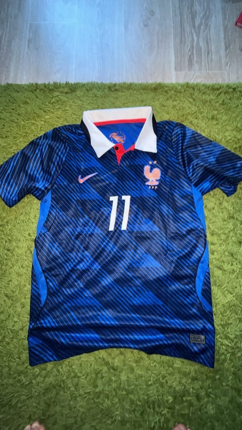 Customer photo review of MAILLOT PSG DOMICILE BACK 2 BACK 2 ETOILES