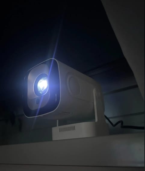 Customer photo review of Glowyll CineWall Projektor