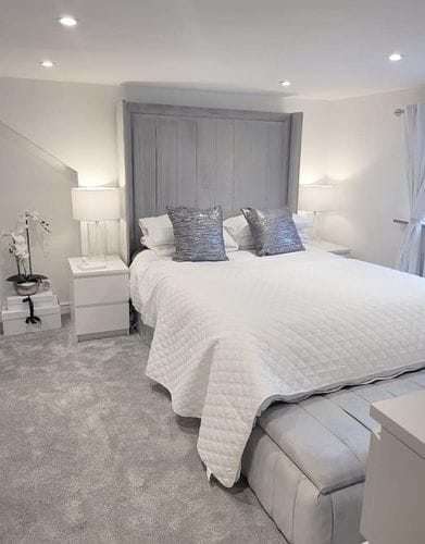Customer photo review of Savoy Bumber Stripe Panel Line Winged Bed