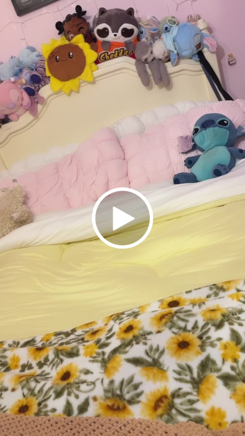 Customer video review of MarshMellow Comforter