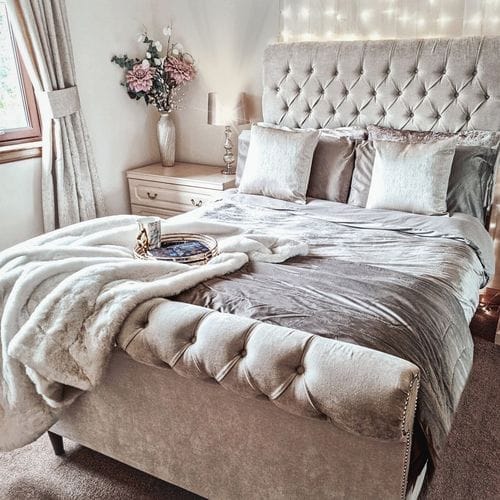 Customer photo review of Everleigh Chesterfield Scroll Sleigh Bed