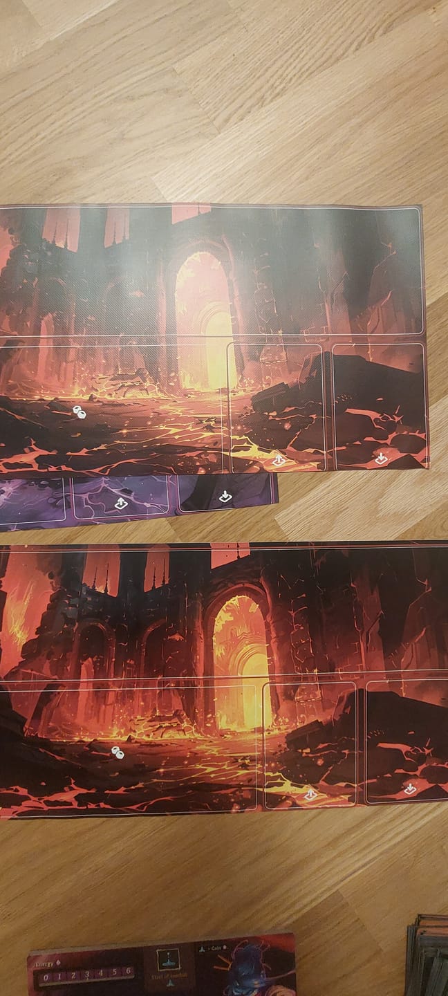 Customer photo review of "SPIRE SLAYER" 4-Spieler Playmat Set