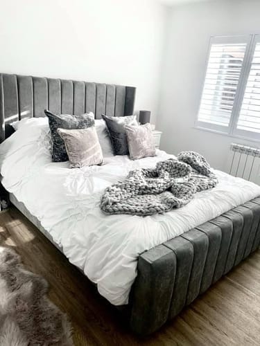 Customer photo review of Piper Stripe Panel Lined Bed