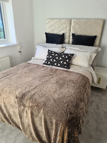 Customer photo review of Addison Chesterfield Cross Pane Wide Headboard Storage Drawer Divan Bed