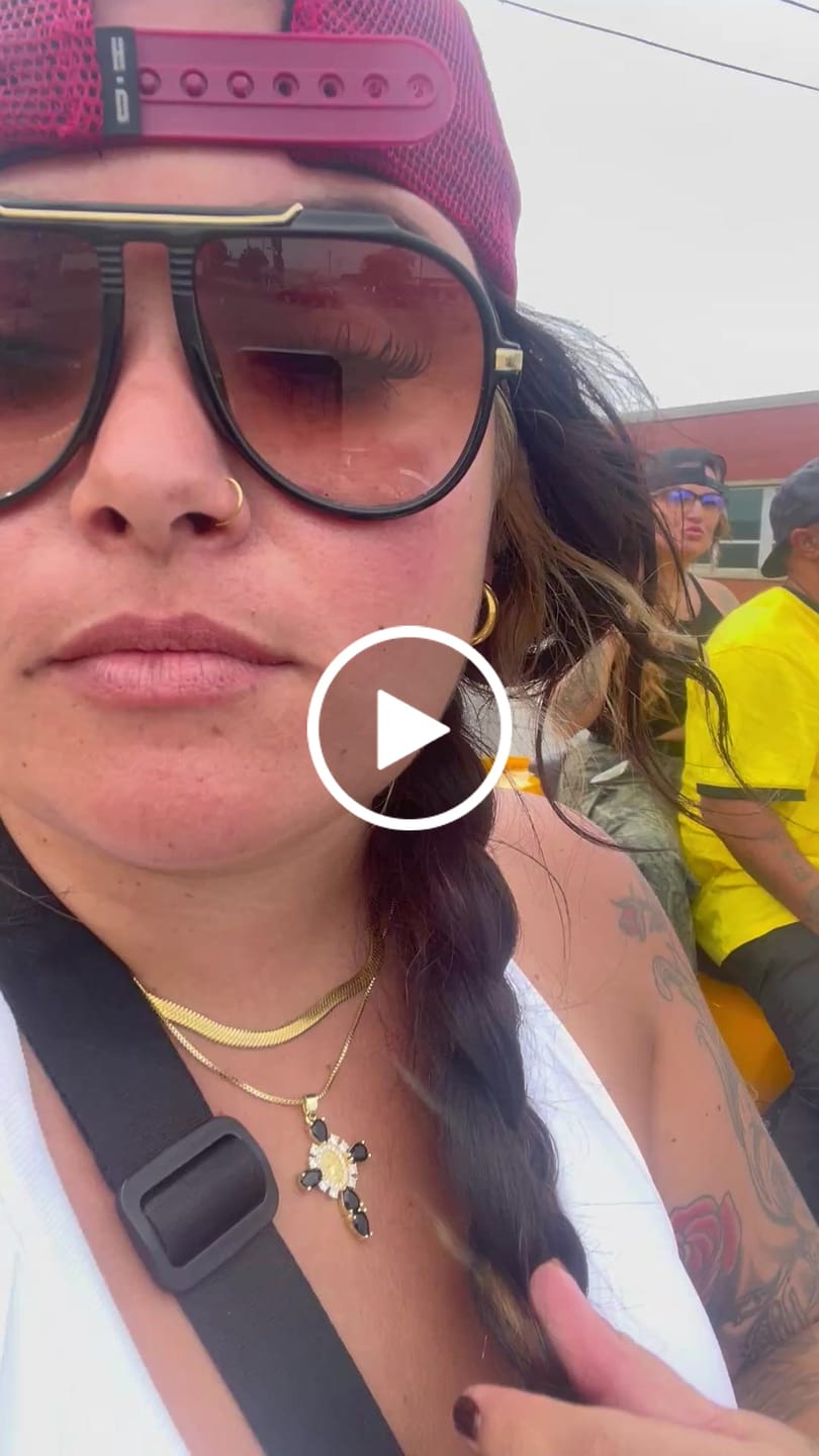 Customer video review of Tulum Chunky Paperclip Bracelet (Bundle)