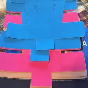 Customer photo review of Supporto Spalla Impermeabile con Tape Kinesiologico Pretagliato