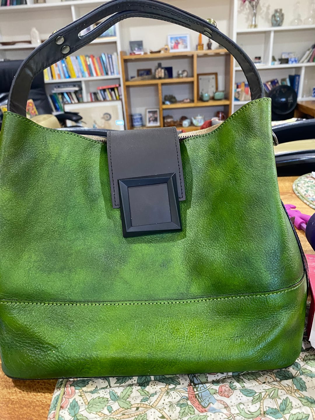 Customer photo review of Women Retro Leather Handbag Crossbody Bag