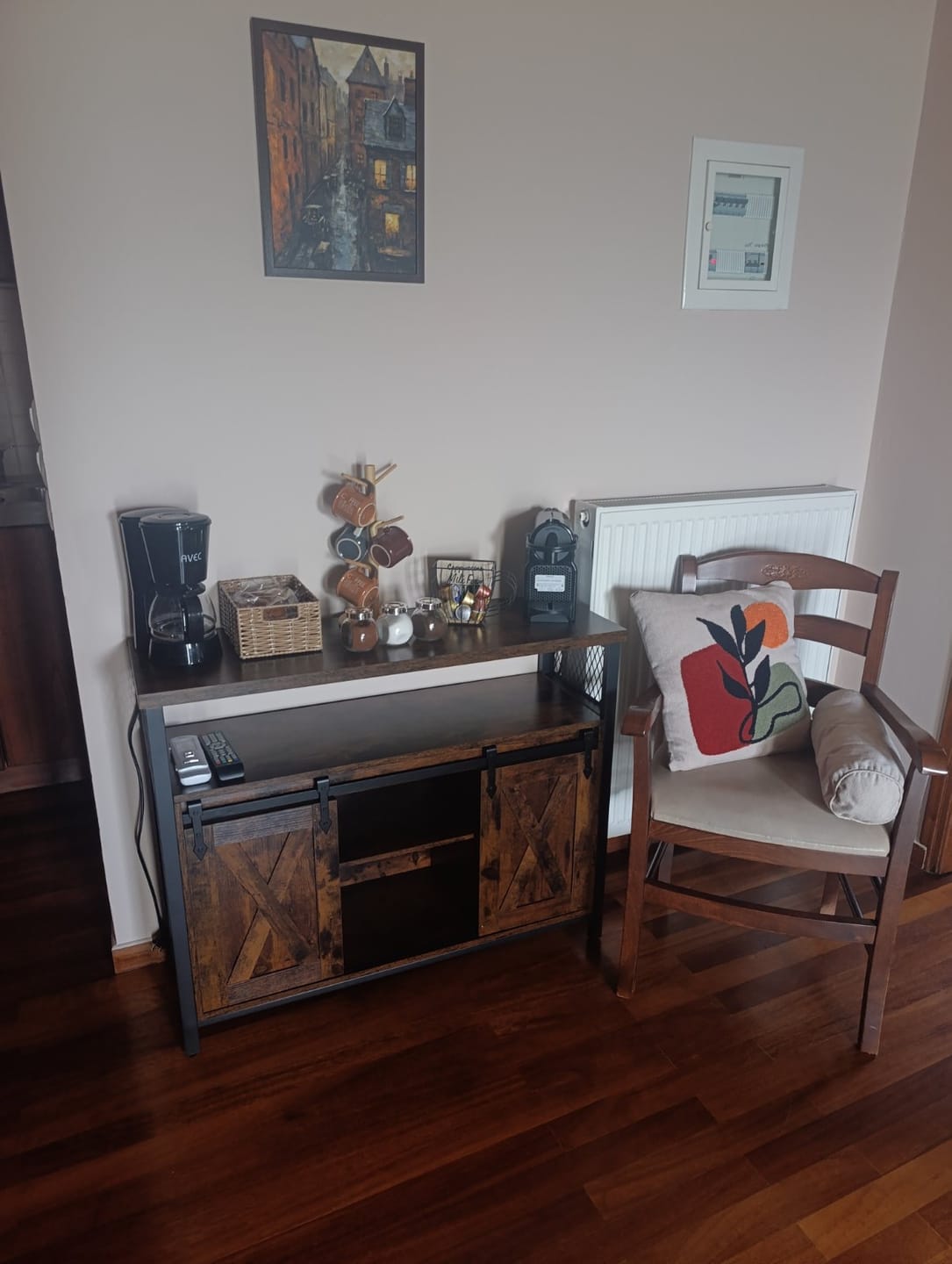 Customer photo review of Μπουφές Ντουλάπι Κονσόλα Έπιπλο Τηλεόρασης με 2 συρόμενες πόρτες Βιομηχανικό για σαλόνι Διάφορα Χρώματα