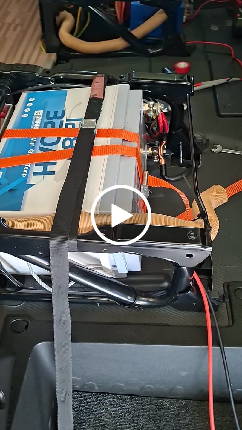 Customer video review of Redodo 4096Wh 12V 320Ah B190 Untersitz LiFePO4 Batterie mit Bluetooth für Wohnmobil