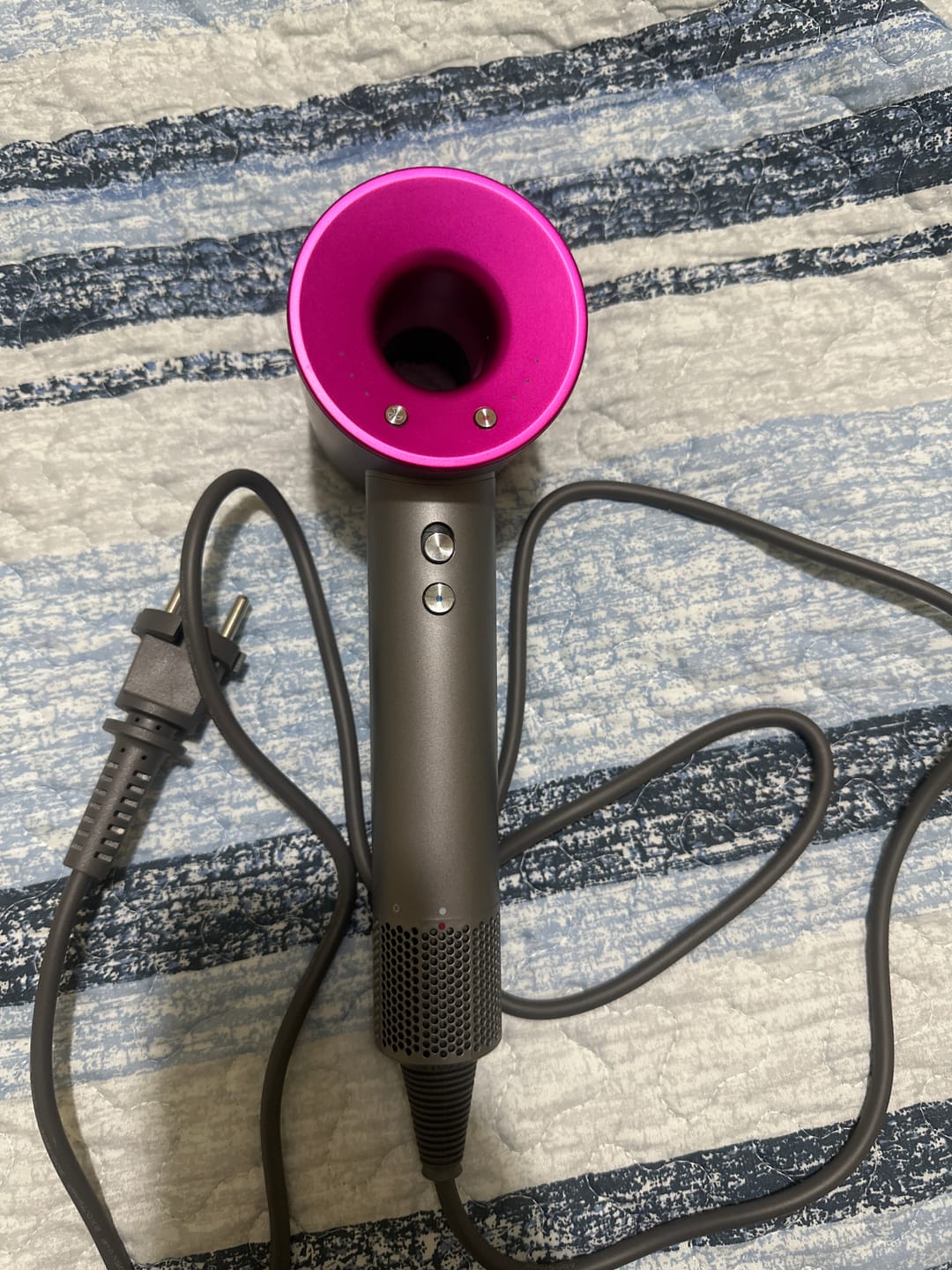 Customer photo review of Secador de pelo profesional con cabezales imantados IonDry