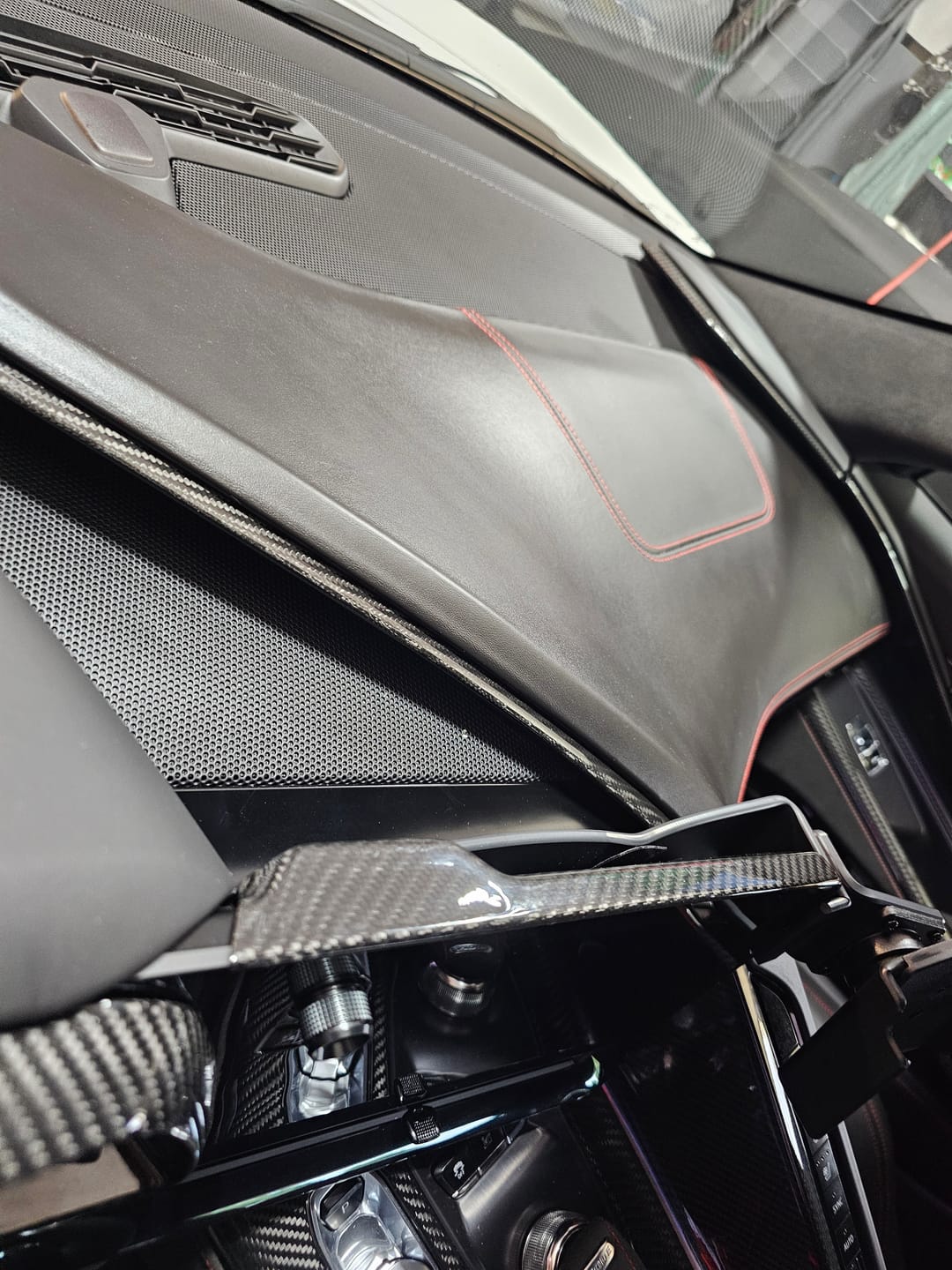 Customer photo review of Corvette C8 DRY CARBON FIBER Radio GPS Navigation Screen Cover
