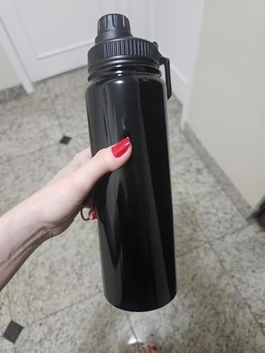Customer photo review of Garrafa de Água Térmica Aço Inox Esportiva Academia Isolada a Vácuo Aço Inox 304 de 800ml