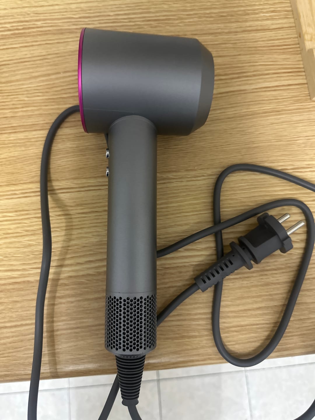 Customer photo review of Secador de pelo profesional con cabezales imantados IonDry