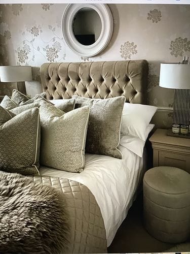 Customer photo review of Braxton Chesterfield Sleigh Scroll Divan Ottoman Storage Bed