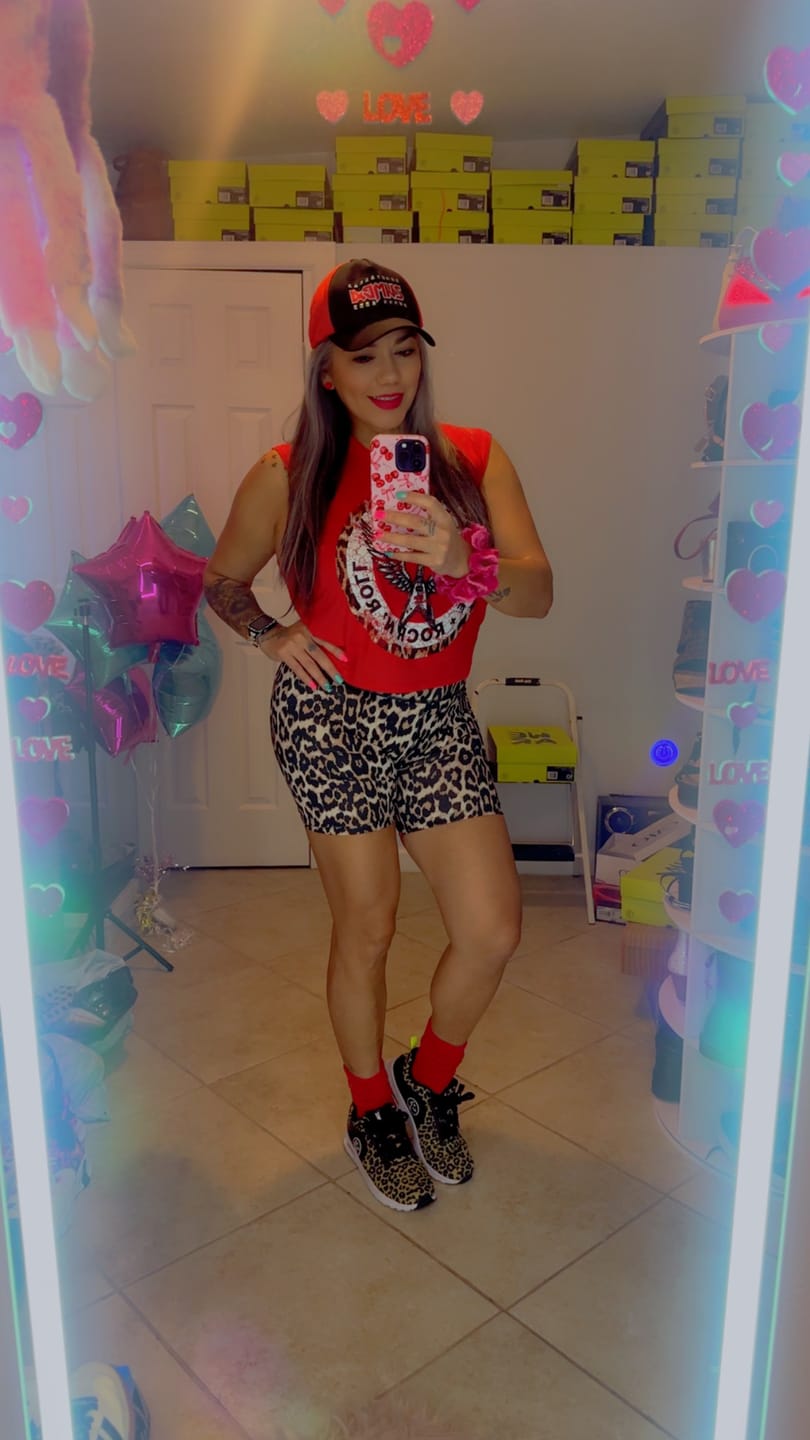 Customer photo review of Rock 'n' Roll Curved Brim Mesh Hat
