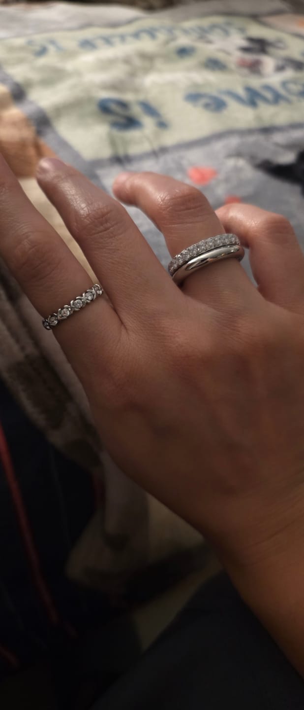 Customer photo review of Anillo Orbit Plata + Zirconia