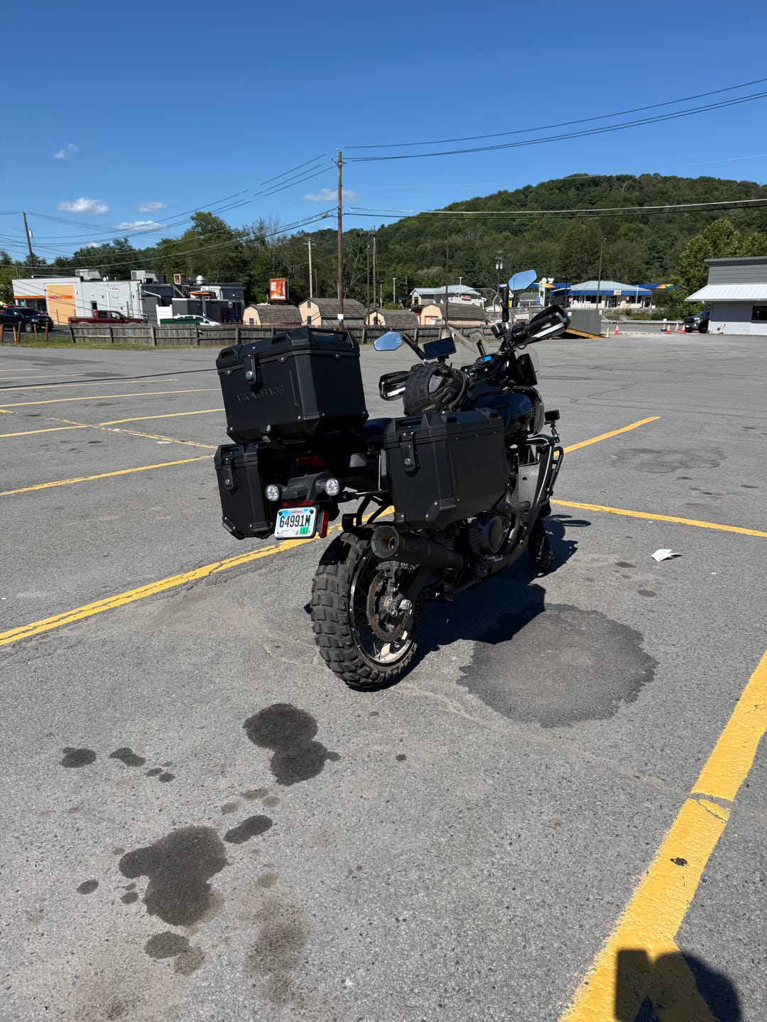 Customer photo review of 38L - Apex XL Harley Pan America RA1250/S Aluminum Top Case Black