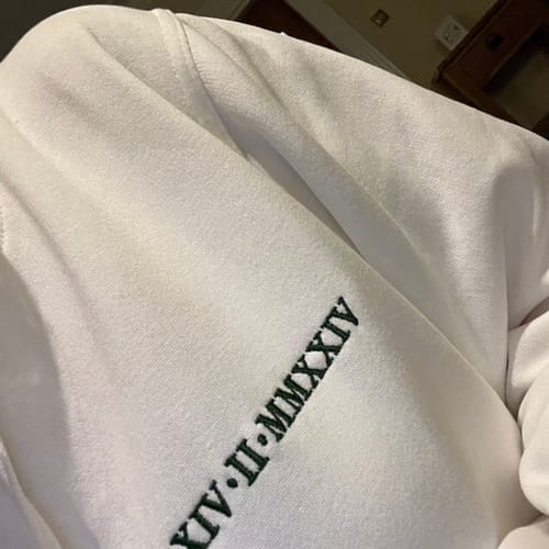 Customer photo review of Pull Personnalisé Couple Date Chiffre Romain