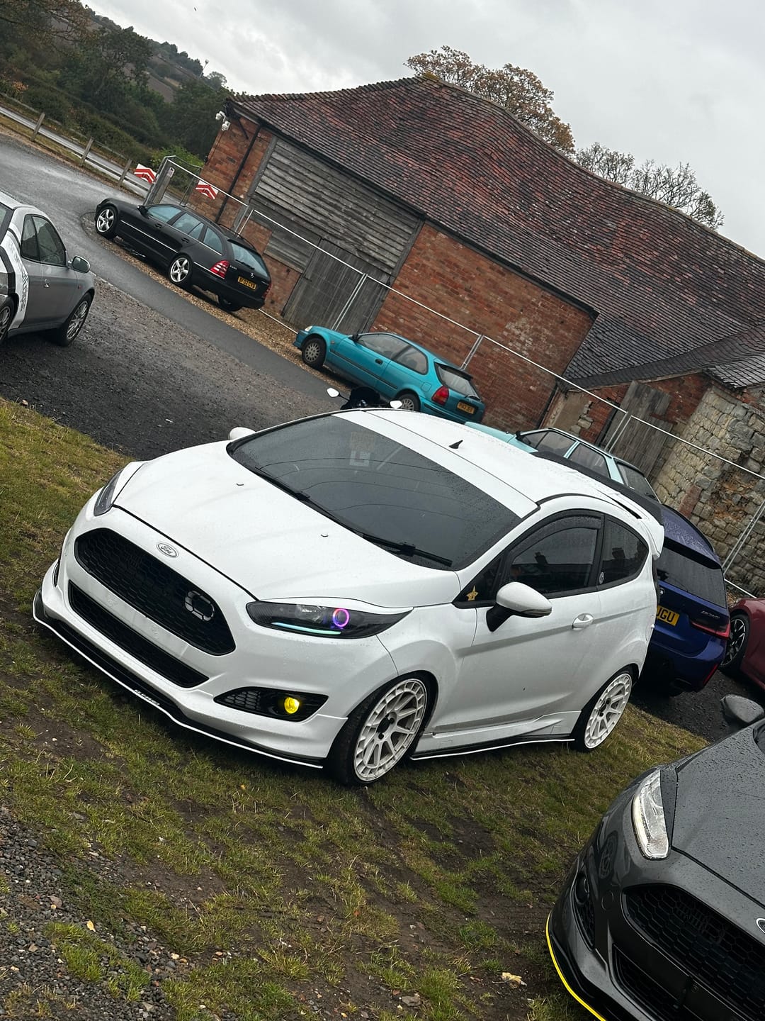 Customer photo review of Genuine Ford Non-Heated 'Mist' Washer Jets (Painted)
