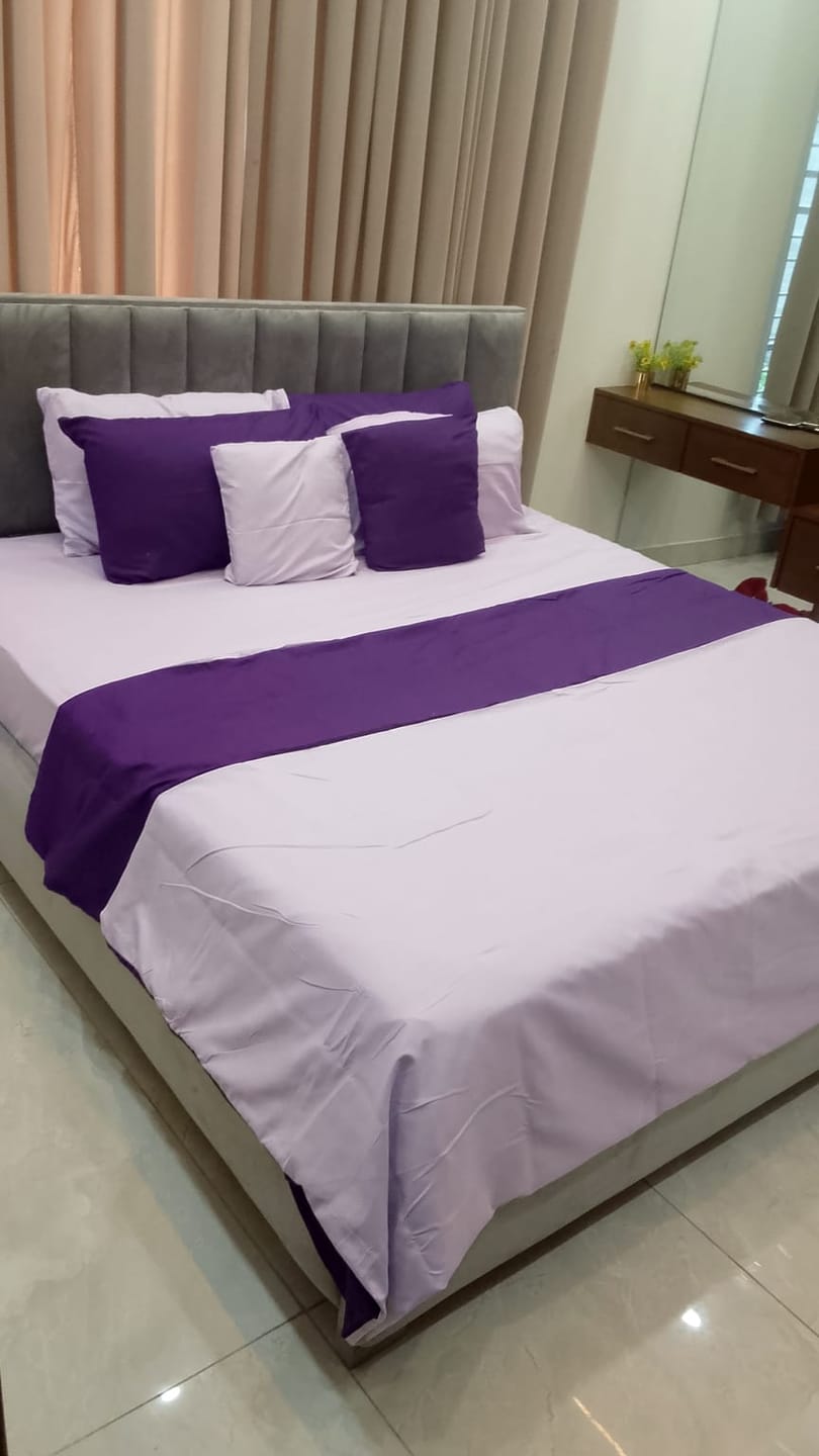 Customer photo review of L.PURPLE/D.PURPLE LUXURY DUVET COVERS SET- 8 PCS