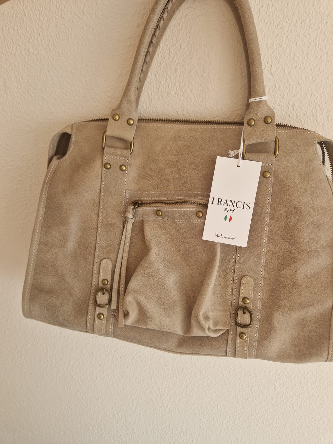 Customer photo review of It girl bag Cremé