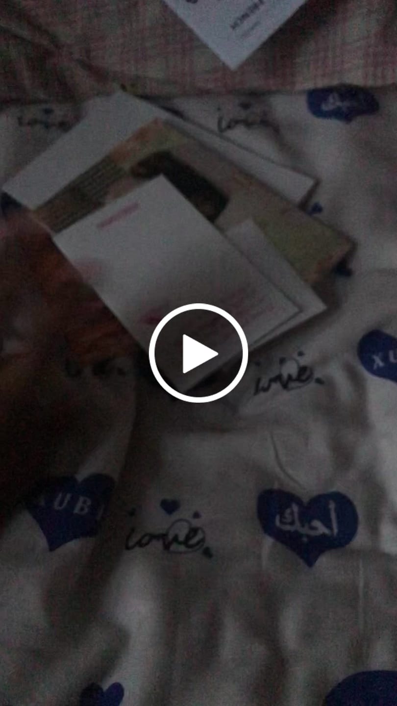 Customer video review of ILLIT - 4th Mini Album MAMIHLAPINATAPAI ( PAW PAW ver.)