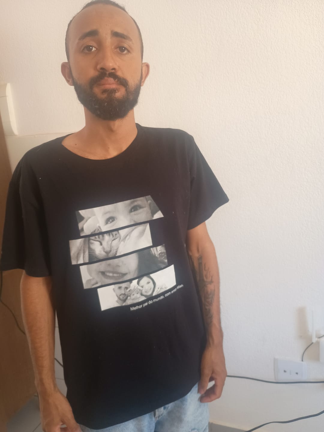 Customer photo review of Camiseta Personalizada OLHARES DOS FILHOS (Até 6) - Algodão 100%
