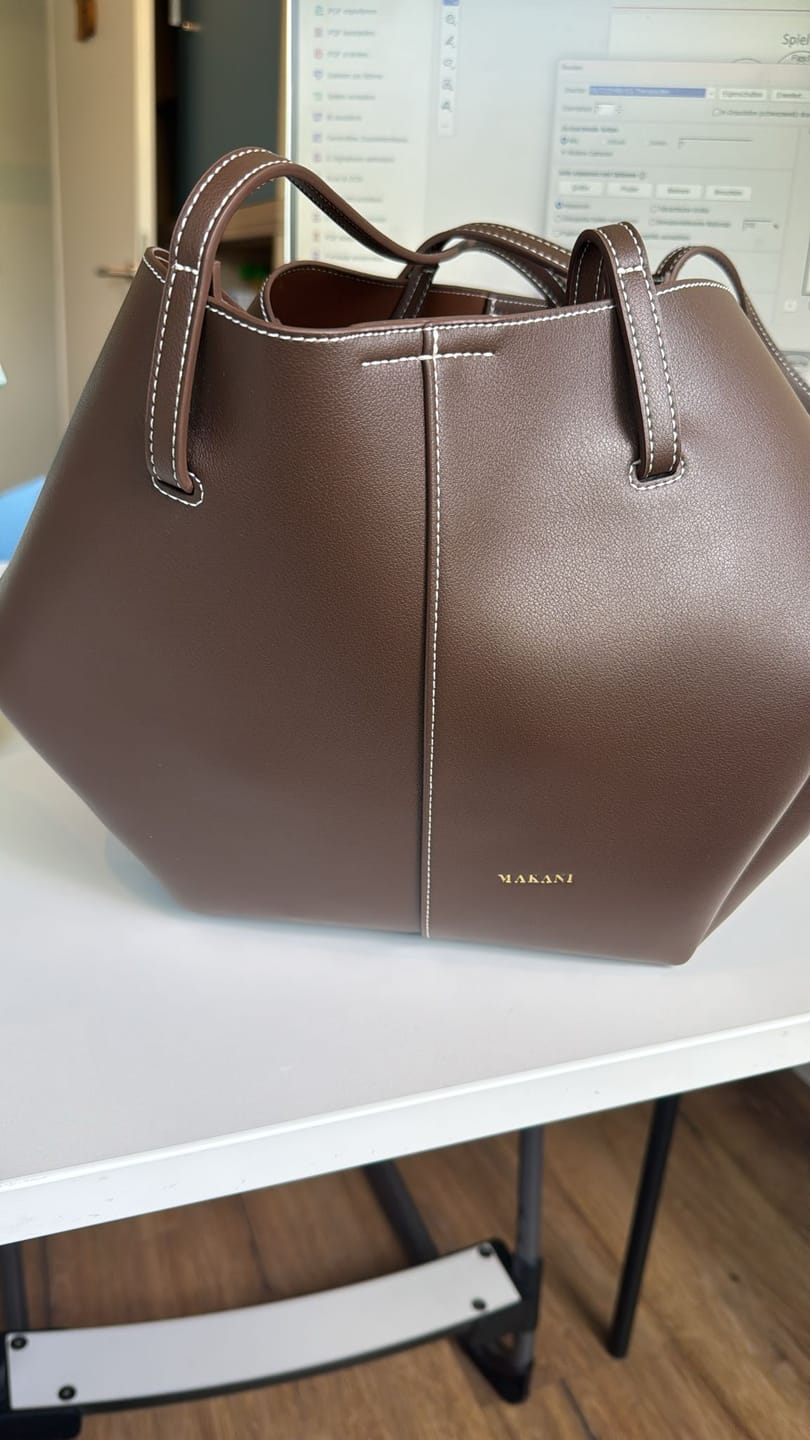Customer photo review of EMALIA - DARK BROWN