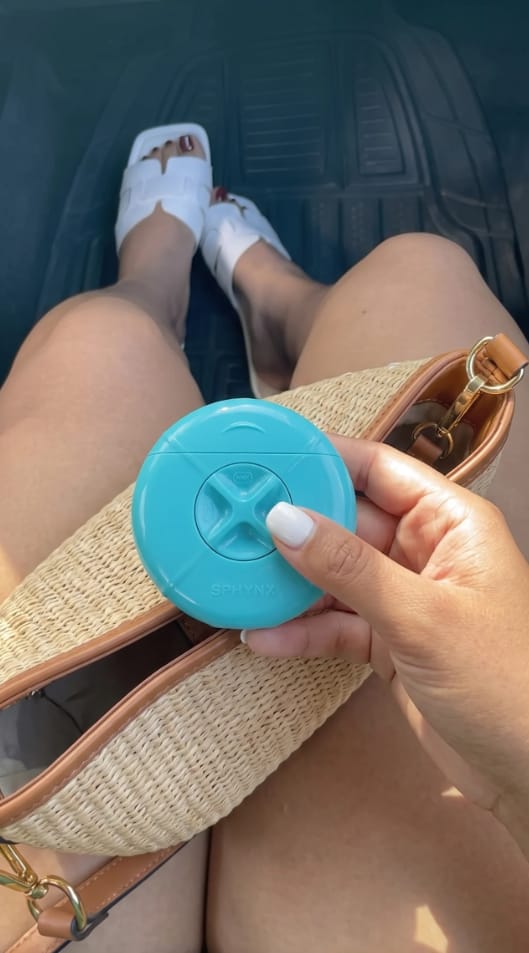 Customer photo review of Glowi - Shave. Hydrate. Refresh.