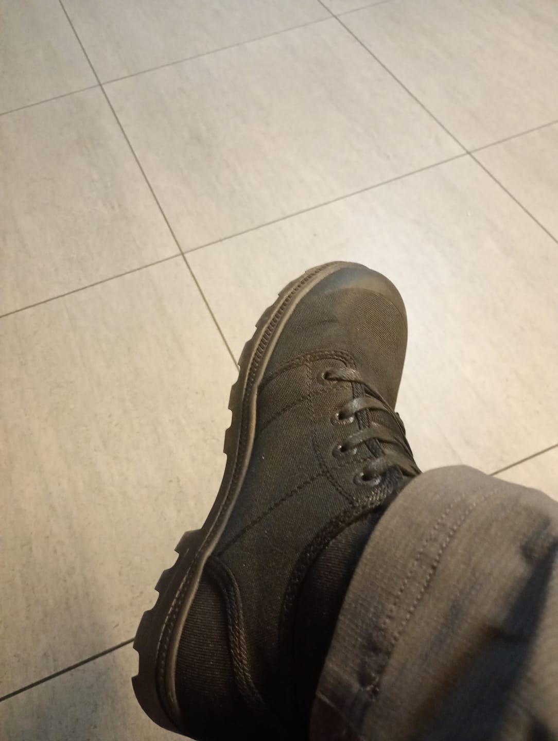 Customer photo review of Botín de Seguridad Mujer Skechers Work Darragh Negro