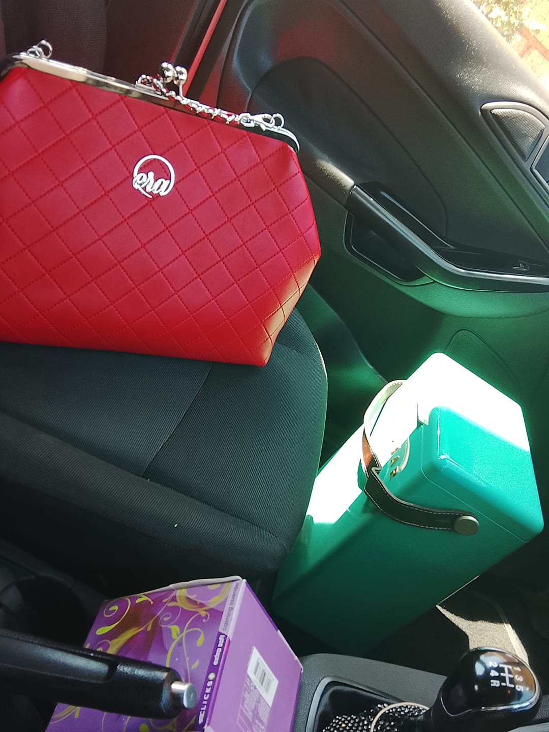 Customer photo review of ERA Oversized Kisslock Chain Bag – Red