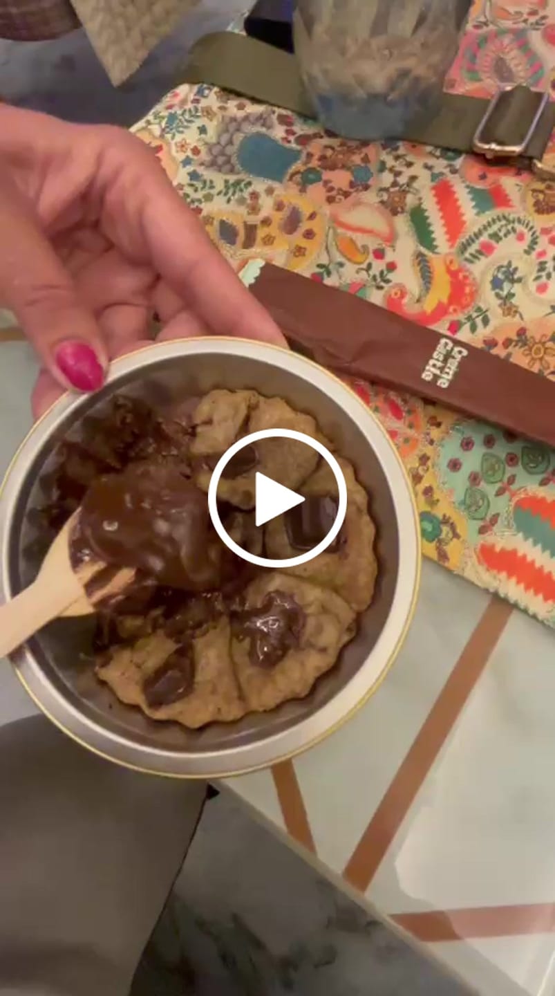 Customer video review of Nutella Cookie Tin