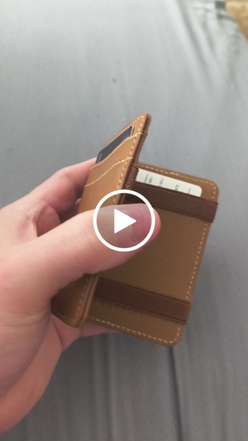 Customer video review of Magic Wallet - 8 Cards